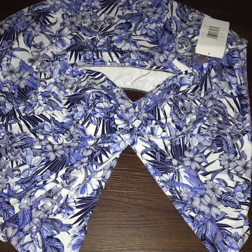 Penbrooke Fly Away Tankini Top NWT - Picture 7 of 7